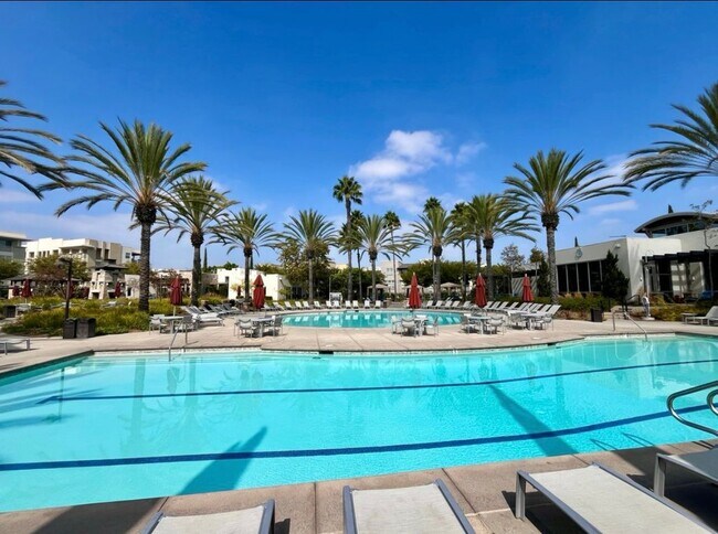 Two community pools and huge hot tub - 5256 Pacific Ter