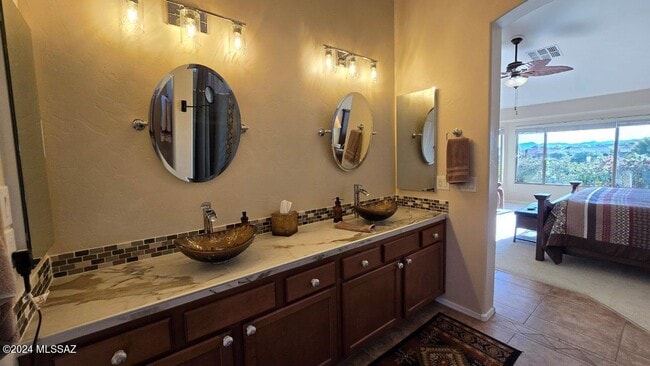 Building Photo - 37796 S Golf Course Dr