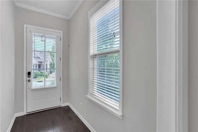 Building Photo - 3638 Moorewood Ln S E