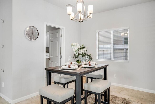 Building Photo - ***Gorgeous 5 bedroom, 3 bath Home in Imperial Beach