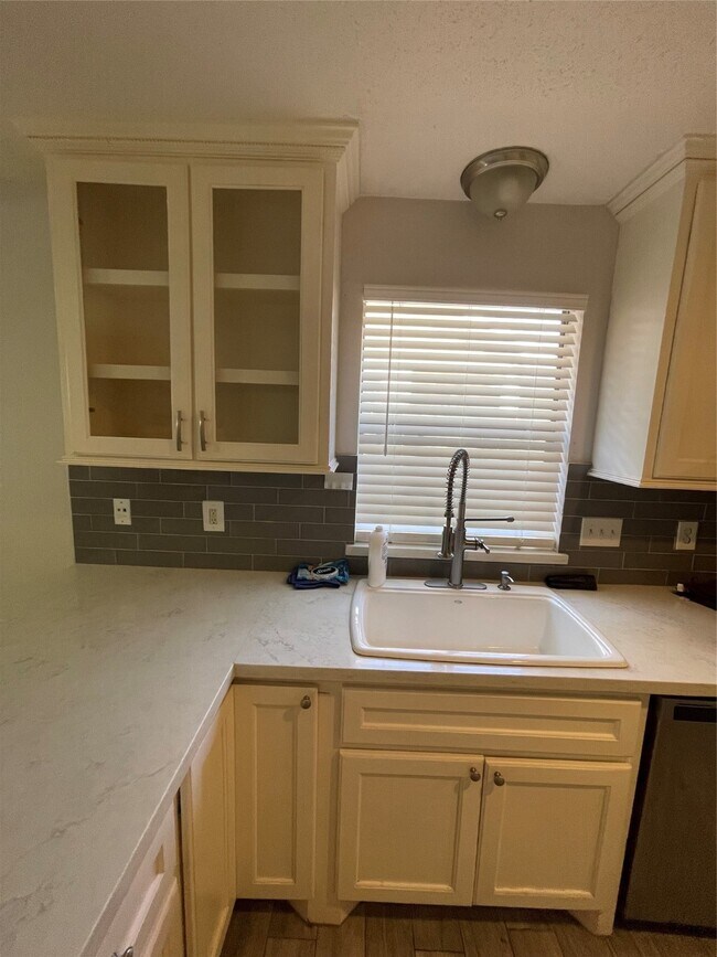 Building Photo - 11014 Landsbury Cir