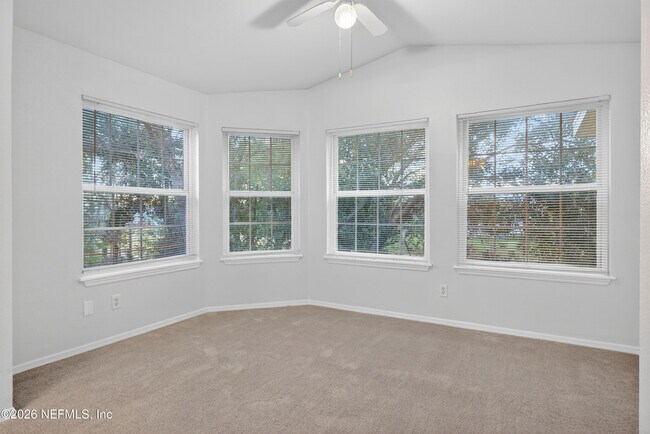 Building Photo - 13810 Sutton Park Dr N