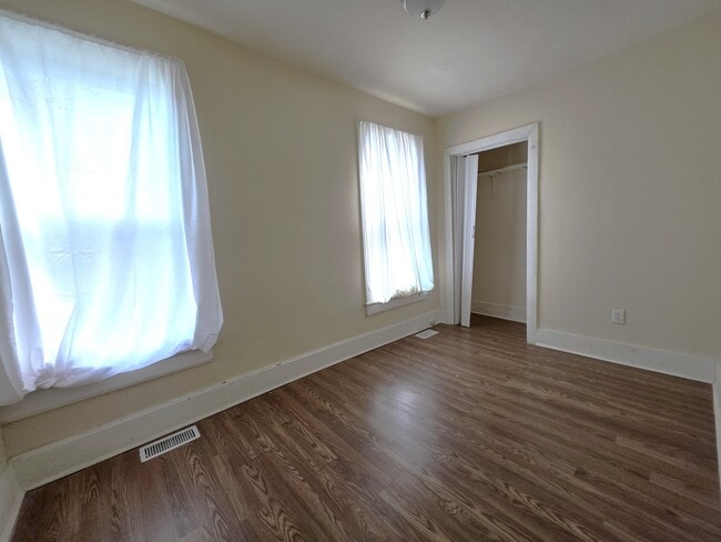 Building Photo - 382 North St