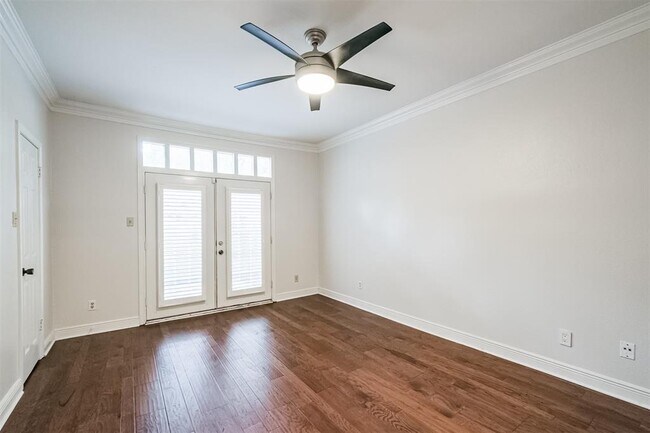 Building Photo - 4000 Purdue St