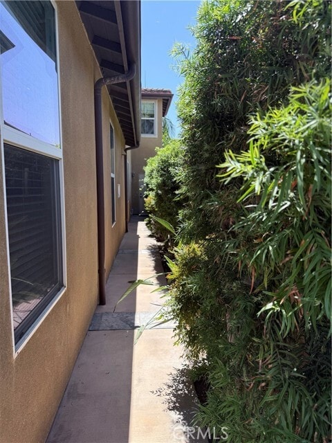 Building Photo - 5 Stonegate
