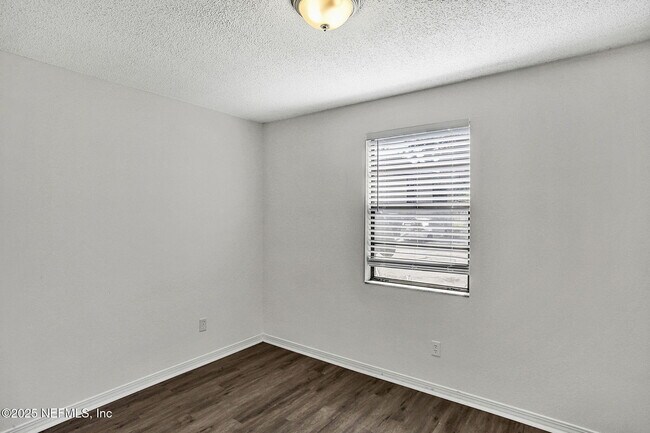 Building Photo - 476 Bentwood Ln