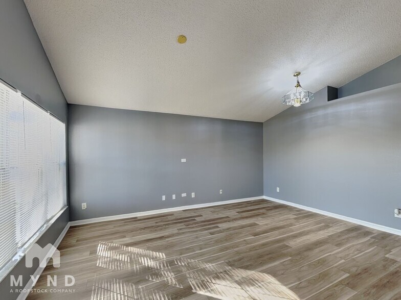 Building Photo - 5443 Cedar Ln