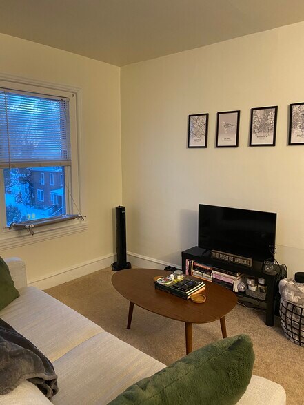 Building Photo - 110 Walnut Ave