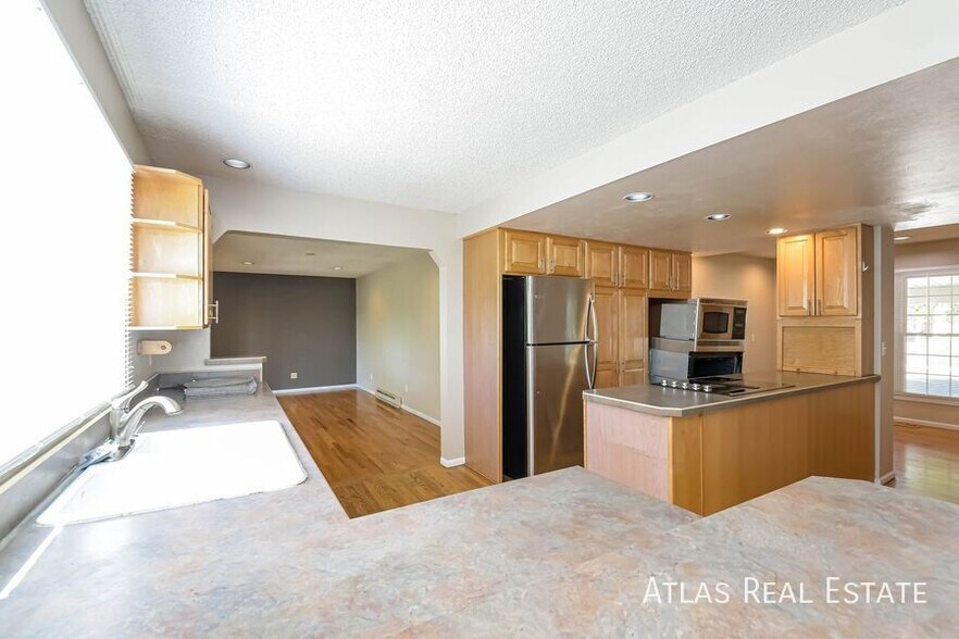 Building Photo - 4497 S Argonne Way