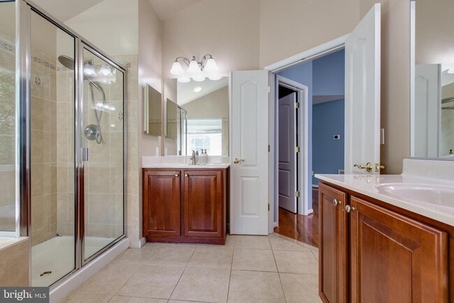 Building Photo - 2191 Oak Forest Dr
