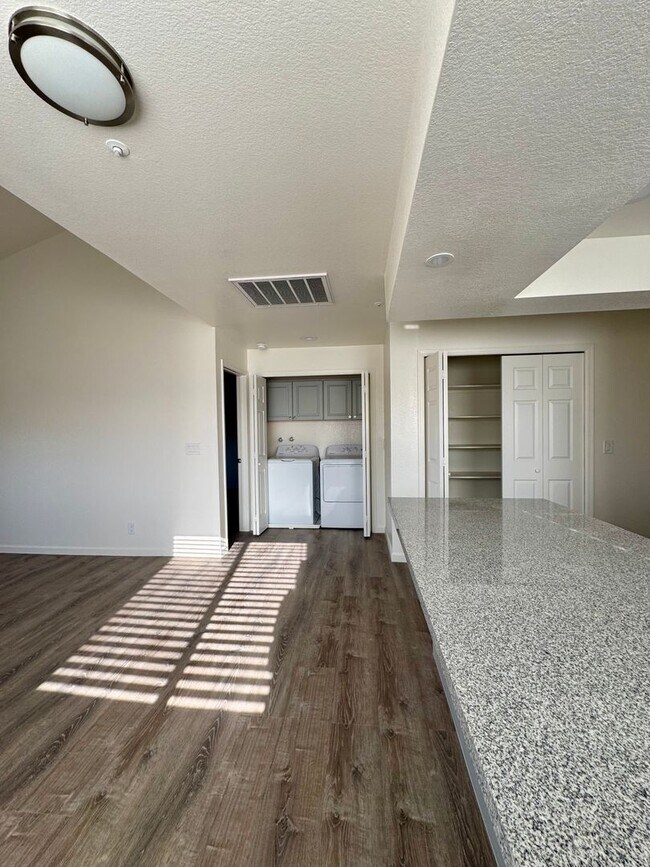 Building Photo - Stunning Remodeled 3-Bed Condo with River & Casino Views!