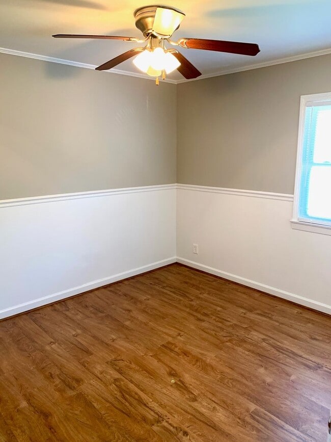 Building Photo - Charming Brick Ranch in the Heart of Hillview