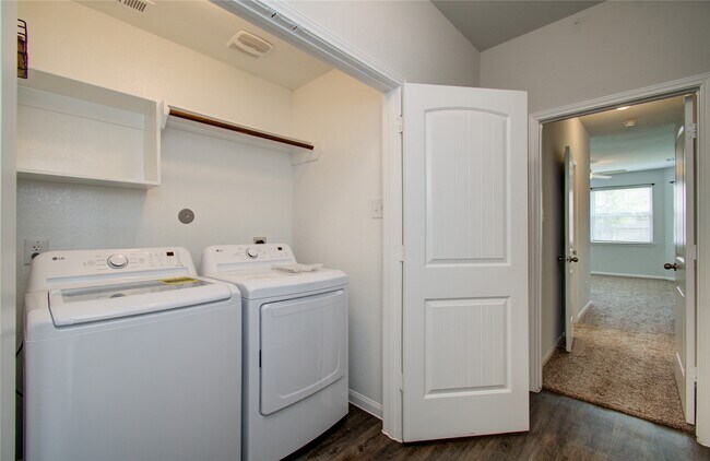 Building Photo - 3504 Cannon Dr