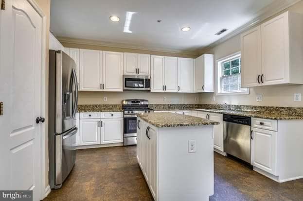 Building Photo - 4946 Lee Farm Ct