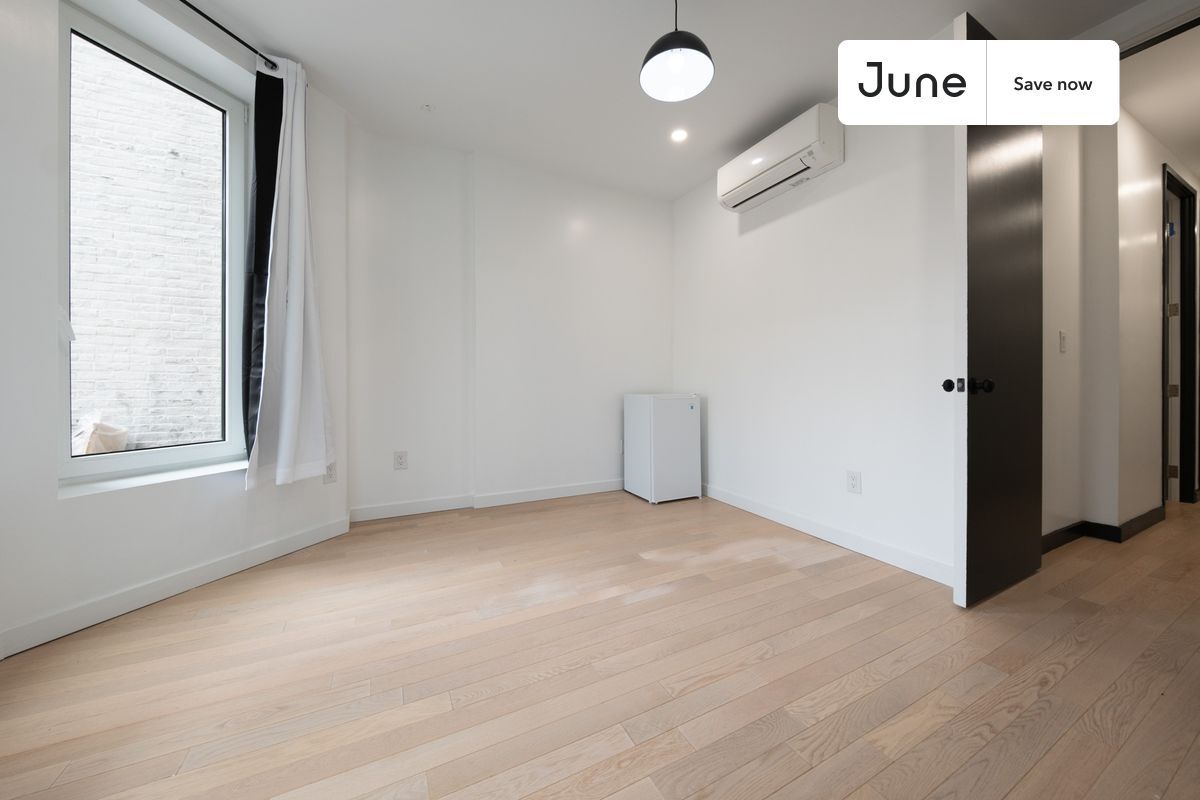 Building Photo - 624 E 17th St