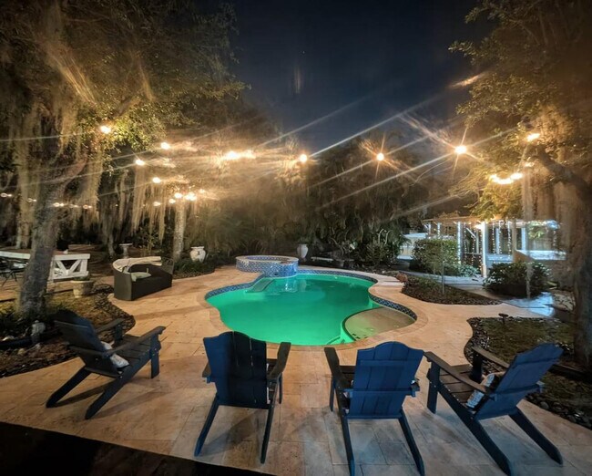 Building Photo - 303 Lang Rd