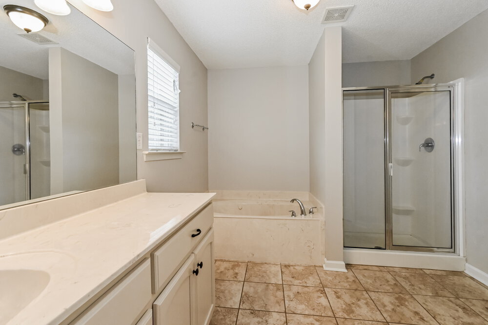 Building Photo - 7852 Ridgedale Dr