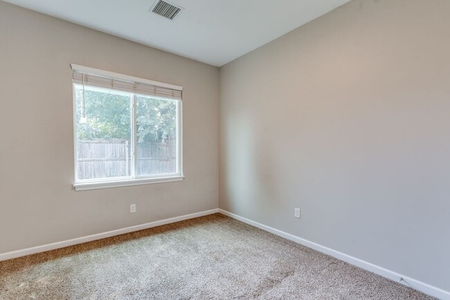 Building Photo - Beautiful Three Bedroom, Two Bathroom