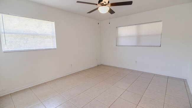 Building Photo - 119 Krueger St