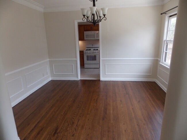 DINNING ROOOM - 6201 Commodore Sloat Dr