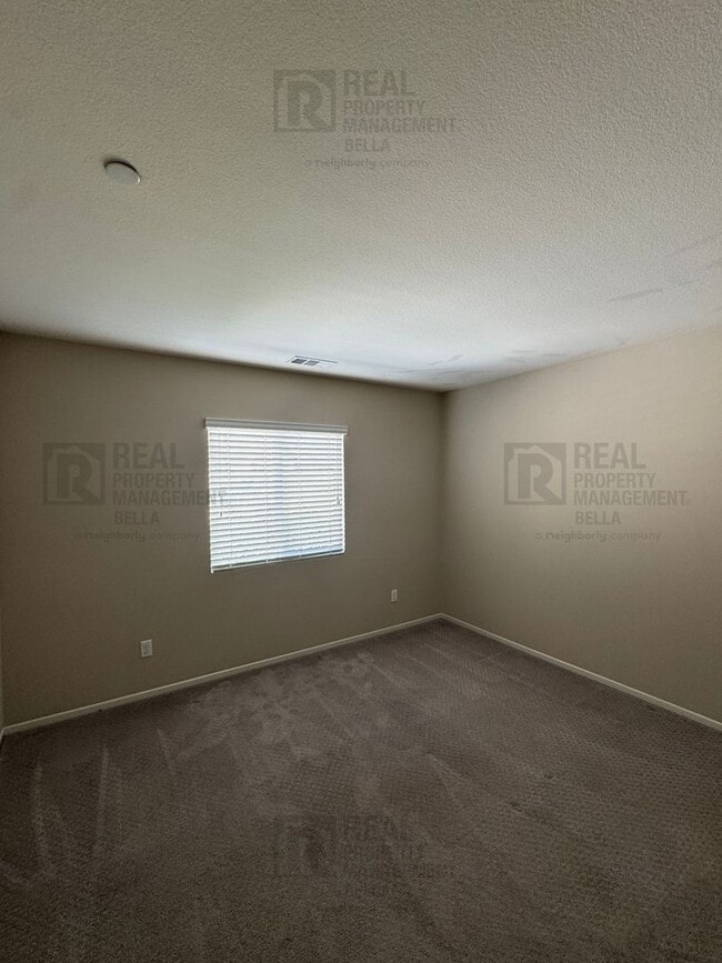 Building Photo - Spacious 5-Bedroom Single-Story Home on a Quiet Cul-de-Sac!