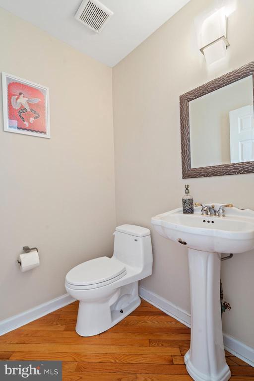 Building Photo - 156 Eaton Dr