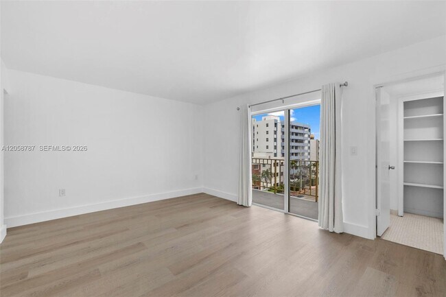 Building Photo - 1340 Lincoln Rd