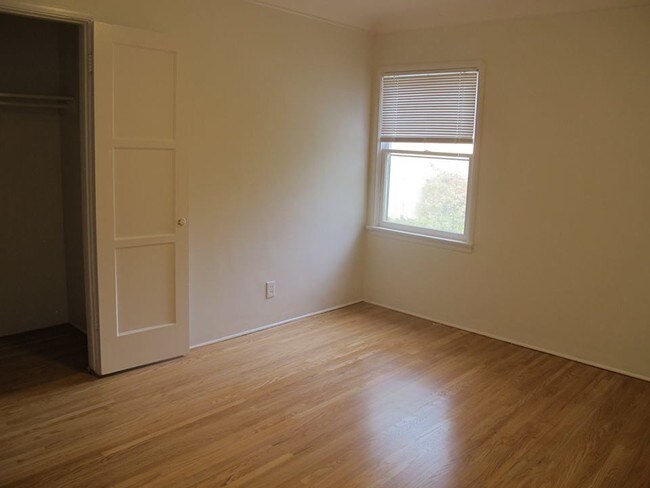 Master Bedroom - 1172 Ruberta Ave