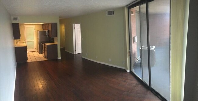Building Photo - Modern Downtown Condo at Arlington Place