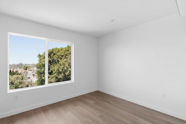 Building Photo - 6640 Valjean Ct