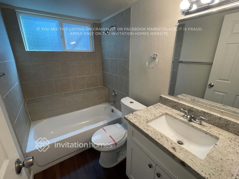 Building Photo - 21906 Saddlebrook Ct