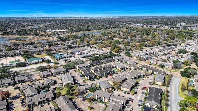 Building Photo - 1516 Bay Area Blvd