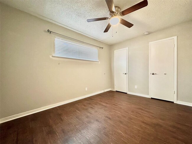 Building Photo - 1200 Banister Ln