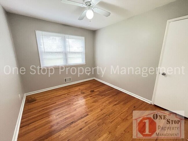 Building Photo - Charming 3-Bedroom Home with Big Backyard ...