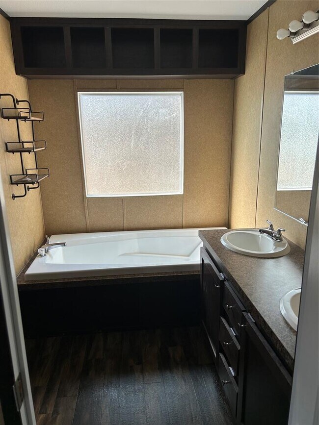 Building Photo - 172 Old Potato Rd