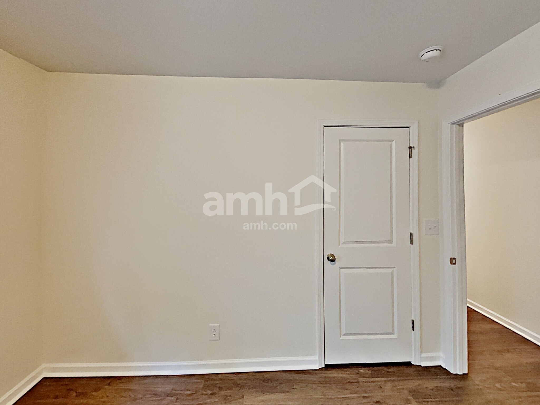 Building Photo - 529 Camp dr