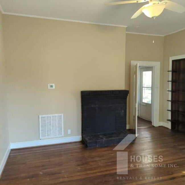 Building Photo - 18 21st St