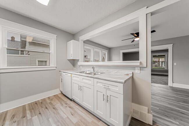 Building Photo - 841-841 Allison Ave