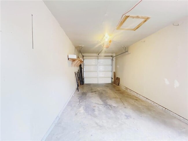 Building Photo - 9906 Hundred Oaks Cir