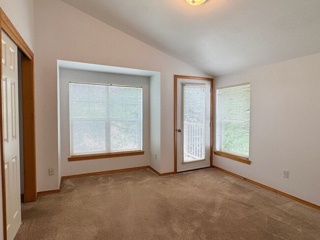 Building Photo - Updated 3 Bed, 2.5 Bath Pinehurst Townhome...