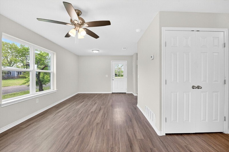 Building Photo - 317 Jones St