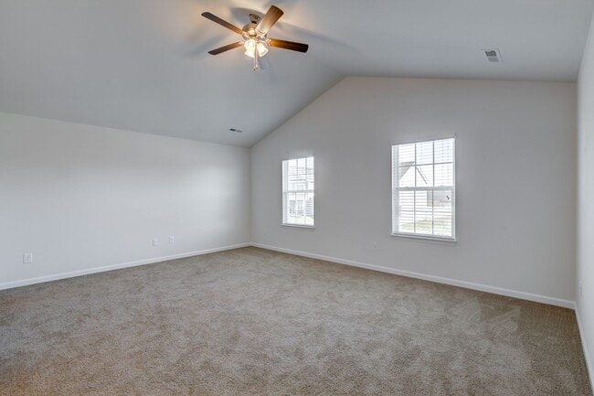 Building Photo - 4 Bedroom Rental in Mackintosh On The Lake Neighborhood!