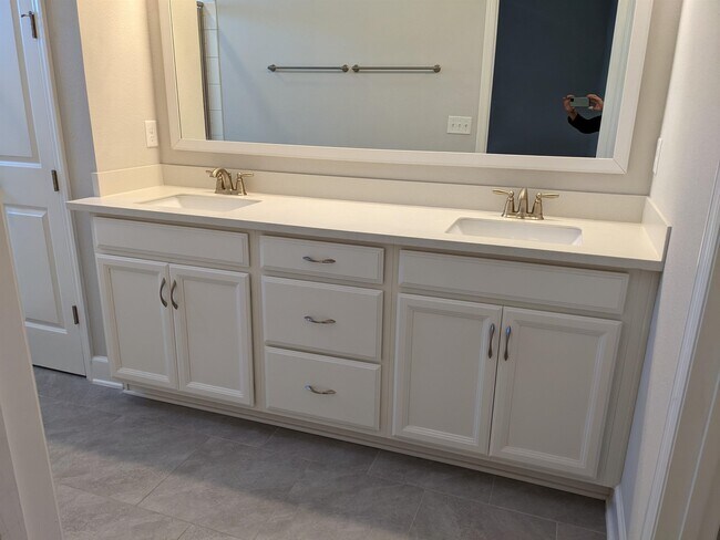 Building Photo - 25 Ibiza Ct