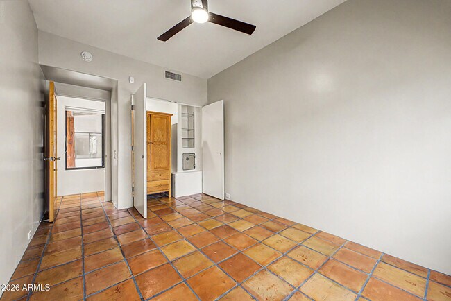 Building Photo - 9202 E Rimrock Dr