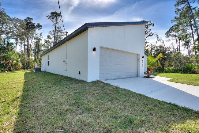 Building Photo - Deposit-Free! Get $1,000 OFF your first mo...