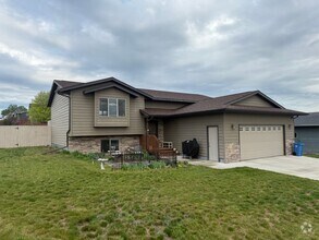 Building Photo - 4 Bedroom, 3 Bathroom Home for Rent
