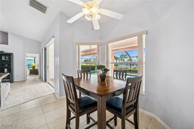 Building Photo - 210 SW 37th Terrace