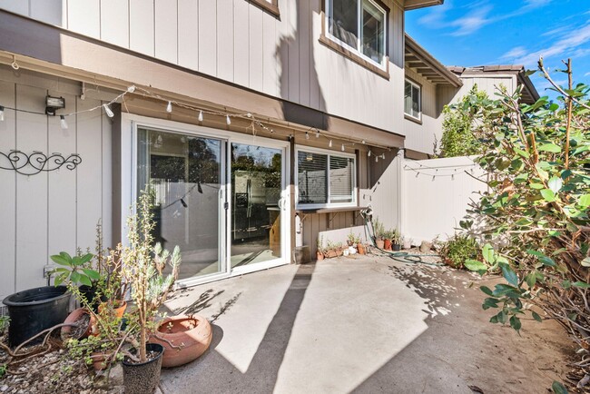 Building Photo - 11487 Matinal Cir