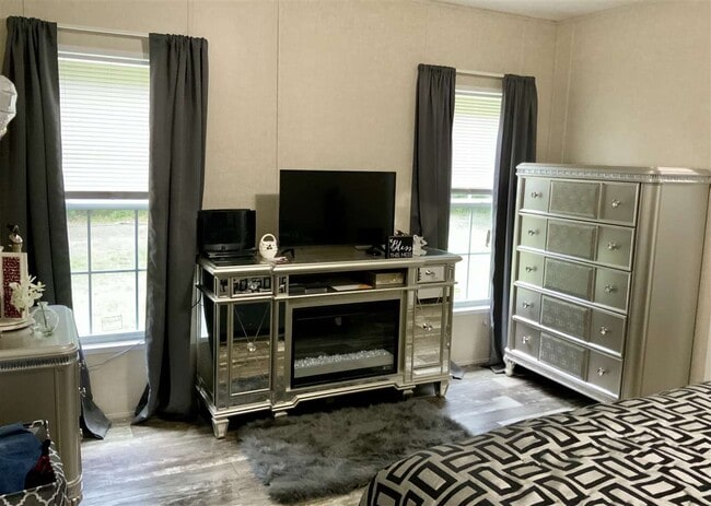 Building Photo - 9813 Woodville Hwy