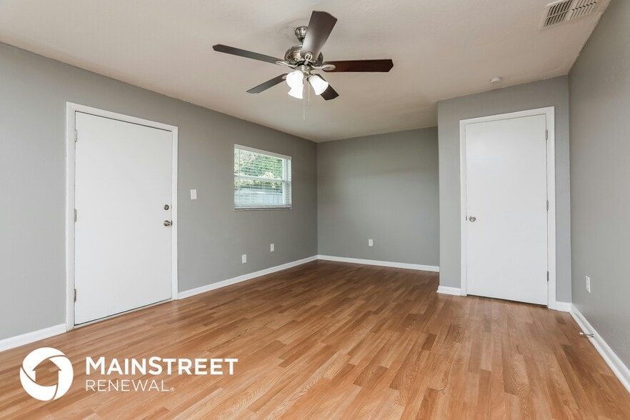 Building Photo - 470 Sunnyview Cir